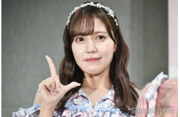 ＝LOVE諸橋沙夏、ミニワンピ×黒タイツで美脚透ける「彼女感すごい」「大人っぽい」と反響