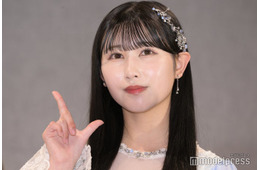 ＝LOVE山本杏奈、ミニスカ×ロングブーツで美スタイル際立つ「肩出しも可愛い」「脚綺麗」