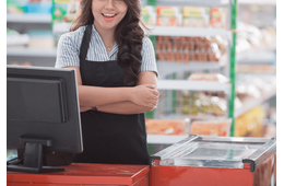 アメリカで…レジに並んでいると…次の瞬間⇒店員さんの接客に「そんなに話す？」「友達みたい」