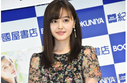 久住小春「今までで一番明るい色」大胆新ヘア披露「一瞬誰かと」「大人になったきらりみたい」と驚きの声