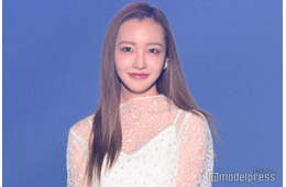 板野友美、シースルートップスで大人ガーリーな雰囲気 ファンサービスに会場沸く【TGCしずおか2026】