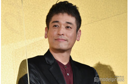 佐藤隆太、印象ガラリのイメチェン姿に反響続々「明るめカラーも似合う」「かっこよすぎ」