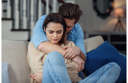 怒鳴っても、最後は抱きしめてくれる夫。「怖いのに離れられない」10年間の洗脳結婚の顛末は