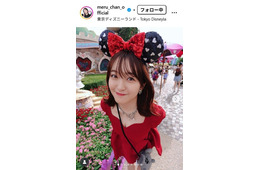 元HKT48田島芽瑠、上海ディズニーで美脚際立つミニ丈コーデ披露「脚長すぎ」「神スタイル」と反響