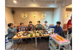 SixTONES、“初の韓国6人旅”ロケ写真＆全員コメント到着 滞在2時間で遊び尽くす【6SixTONES】