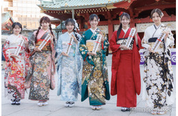 AKB48秋山由奈・新井彩永ら“AKB48と同い年世代”が華やか晴れ着姿披露「新たな伝説をここから始められるような年に」