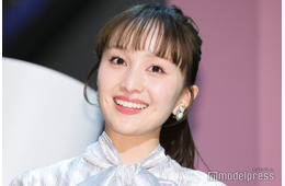 ももクロ百田夏菜子、綺羅びやかな“大人のマイメロコーデ”で登場「当たり前に傍にいてくれる存在でした」