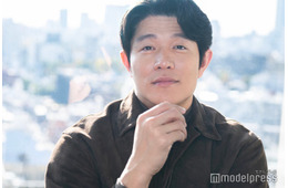 鈴木亮平、松山ケンイチと“2人で演じる主人公・早瀬役”難しさ語る【日曜劇場「リブート」インタビュー後編】