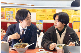 トラジャ中村海人、松下奈緒と「カウコン」の話で盛り上がる 尊敬する人はメンバー「様々な状況の中でいろいろなことが二転三転するときもありました」【「夫に間違いありません」インタビュー後編】