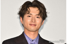 白洲迅、左手薬指に指輪キラリ 浅草散策ショットにファン悶絶「かっこよすぎる」「幸せのおすそ分けを貰った気がする」