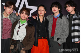 BMSG新星・STARGLOW、デビュー曲「Star Wish」初披露 初ライブ出演の“思い出の地”に5000人集結