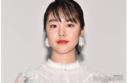 唐田えりか、個性派ショーパンセットアップからスラリ美脚「全身がアート作品みたい」「かっこよすぎ」