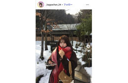 美人インフルエンサー「全身もこもこムートン」ミニ丈コーデから美脚スラリ「ぬいぐるみみたい」「スタイル抜群」と反響