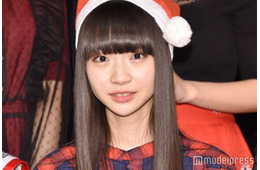 1児の母・元NGT48荻野由佳、ミニスカ散歩コーデ披露「脚綺麗」「透明感溢れてる」と反響