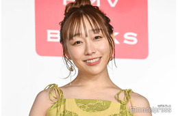 須田亜香里、半年間で約20cmヘアカットしていた 美脚見せ全身ショットで報告「イメチェンになってました」