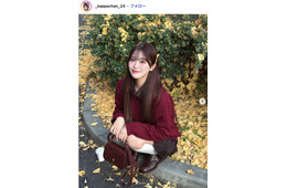 美人インフルエンサー、ミニスカ×ルーズソックス姿で魅了「脚長すぎ」「完璧なプロポーション」