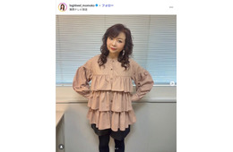 ハイヒール・モモコ、ミニスカ×ニーハイソックス姿公開「完璧な着こなし」とファン絶賛