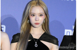 aespaウィンター、大海原バックの肩出しショットに絶賛の声「リアル人魚姫」「ドキドキして心臓が持たない」