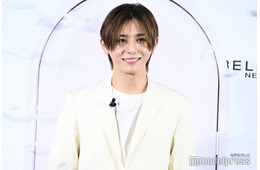 Hey! Say! JUMP山田涼介、羽舞う扉から登場 “得意分野”で撮影1発OK「アイドルとして結構羽吹かせてもらっていたので」