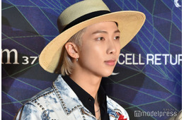 BTS・RM、肉体美際立つ筋トレ中ショット話題「タトゥー？」「彫刻のような美しさ」