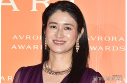 小雪「メイクは必ずオフ」撮影終わりの私服ショットが話題「自然体なのにレベチ」「大人の余裕を感じる」