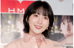 KARA知英、グレーのワントーンコーデでスラリ美脚披露の声「圧巻のスタイル」「綺麗すぎる」