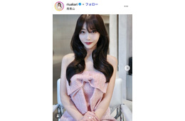 人気YouTuber・Rちゃん、胸元セクシーなネグリジェ姿披露「色気がすごい」「ドキッとした」の声