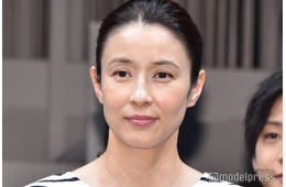 水野美紀、網トップスで素肌透ける「相変わらず綺麗」「着こなしてるの凄い」の声