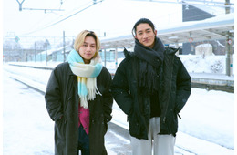 Snow Man岩本照＆トラジャ松田元太と「カラちゃんとシトーさんと、」クランクイン 岩本は「髪にエクステをつけました」【コメント】