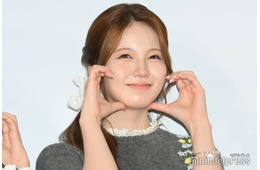 NiziUアヤカ、黒髪＆前髪ショットで雰囲気ガラリ「新鮮」「可愛い系も大人系も似合うのすごい」