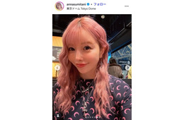 レイザーラモンHGの妻・住谷杏奈、美脚スラリのジャケット×タイツコーデ「大人可愛い」「スタイル抜群」と絶賛の声