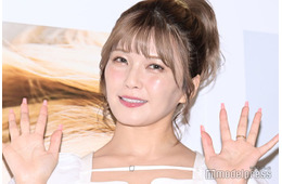 AAA宇野実彩子、オフショルワンピで胸元開放「破壊力すごい」「スタイル抜群」と反響