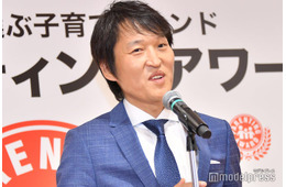 千原ジュニア、レトロ感満載の愛車車内公開「旧車ならではの雰囲気が素敵」「細ハンドルがおしゃれ」と反響