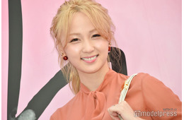 Dream Ami、“一度は諦めかけていた”結婚6年記念日に夫とのウエディングショット公開「お綺麗です」「美男美女すぎ」の声