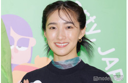 浅野忠信の18歳年下妻・中田クルミ、4日で編んだ“売り物級”衣装で生放送出演「器用すぎて尊敬」「色味がクルミちゃんっぽい」と反響続出