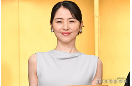 長澤まさみ、美脚ショットに視線集中「色っぽい」「存在感がすごい」