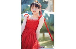 乃木坂46川崎桜、透明感溢れるドレス姿に釘づけ 1st写真集先行カット第8弾解禁【エチュード】