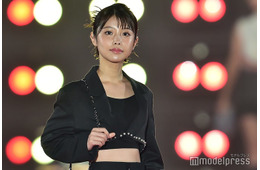 「オオカミちゃん」中国出身の美人歌手、ポルシェ納車を報告 愛車との写真に「格好良い車」「羨ましい」の声