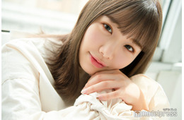 人気YouTuberきりまる「プールも海も10年ぶりくらい」グアムで水着姿＆婚約者との2ショット披露「ひっついてるのラブラブで可愛い」「包容力すごい」の声