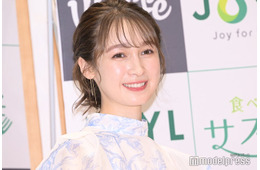 新婚の藤井サチ「婚約したとき」夜のビーチで夫と見つめ合うショットに「映画のワンシーン」「異次元のオーラ」の声
