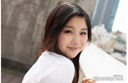 「今日好き」中島結音（ゆのん）、シースルートップスから美肌チラリ「スタイル良すぎて羨ましい」「見惚れる」