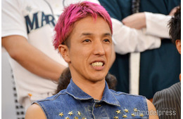 元2700ツネ、新車披露で家族顔出しドライブ「装備すごい」「子どもたちそっくり」と反響