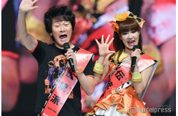 「かつみ・さゆり」さゆり、驚異の美脚際立つ“階段ショット”に「相変わらず異次元のスタイル」の声 円形脱毛症の現状も明かす