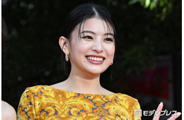 出口夏希、キャミワンピから美デコルテ輝く「透明感すごい」「女神」と絶賛の声