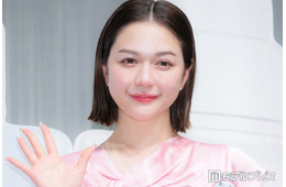 村重杏奈、ホルターネックワンピで素肌全開「エレガント」「凛々しくて素敵」の声