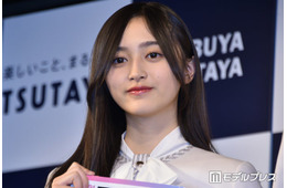 乃木坂46井上和、スリット入り衣装から美脚見せ「可愛さと美しさが共存」「破壊力すごい」と反響