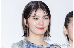 櫻坂46藤吉夏鈴、レースタイツで美脚際立つ 甘辛ミックスコーデに「美しさの暴力」「着こなせるのすごい」の声