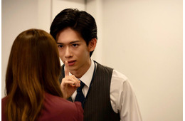 超特急・船津稜雅、筋肉ショット初l公開「あざとかわいいワタシが優勝」第1話場面写真解禁