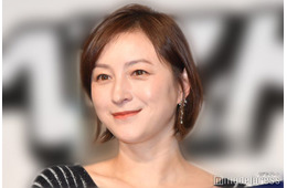 広末涼子、活動再開発表受けコメント「自分自身の弱さや特性をしっかりと認識しながら」直筆署名添える【全文】