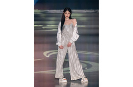 “異例の24人組”tripleSリン、初ランウェイで堂々ウォーキング 抜群プロポーション披露「夢のような時間でした！」【超十代2026】